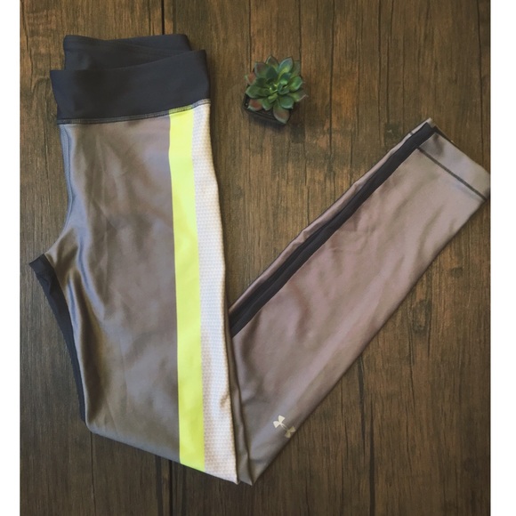 Under Armour heatgear reflective leggings— SALE!!! - Picture 3 of 7